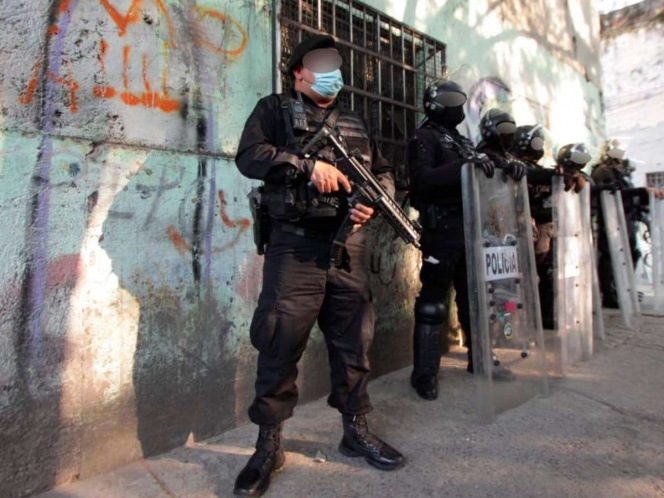 Operativo antidrogas deja tres personas detenidas y varias dosis de drogas decomisadas