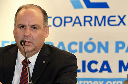 AMLO traiciona a empresarios con la reforma del outsourcing