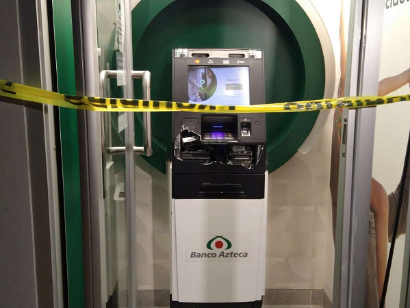 Ratero destruye cajero automático para sustraer efectivo