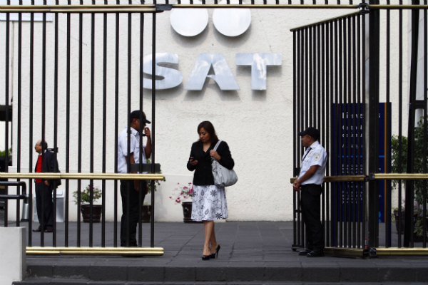 Se incrementan a 144% los funcionarios del SAT denunciados por corrupción