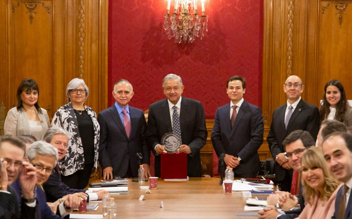 AMLO se reúne con representantes de la IP para estudiar su iniciativa de outsourcing