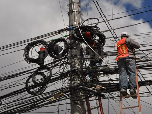 Sheinbaum plantea que el cableado eléctrico y telefónico sea subterráneo