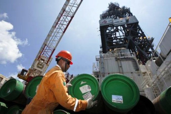 La producción de Pemex baja a 1.7% en octubre