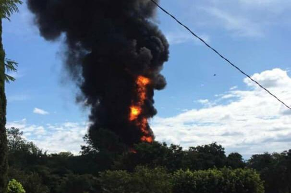 Explota pipa cargada con combustible ilegal, en Chiapas