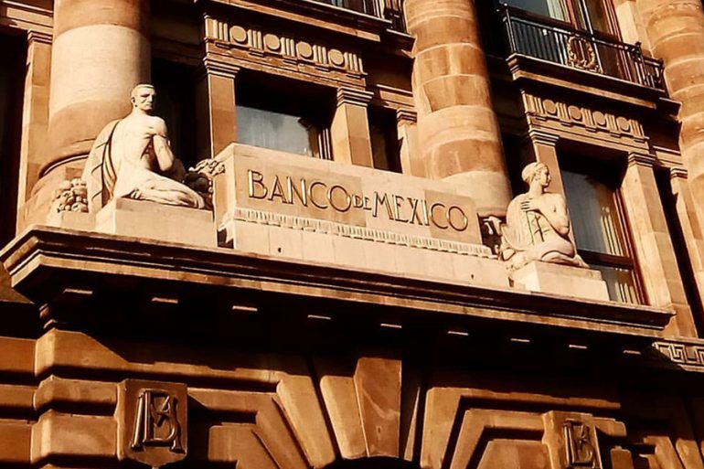 Banxico sugiere que se fomente más el servicio financiero a distancia