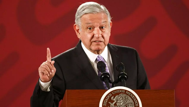 AMLO prevé que la economía mexicana caerá este año del 8% en vez del 12%