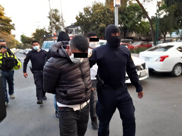 Detienen a cuatro sujetos por narcomenudeo y extorsión