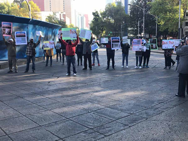 Manifestantes exigen destitución del Director de la CFE Distribución