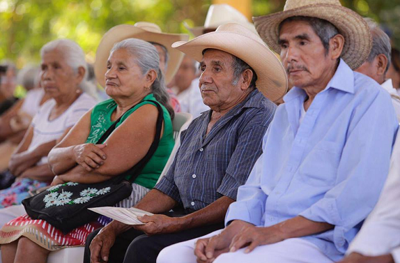Inician registro a adultos mayores de 60 años para vacunarlos contra Covid-19