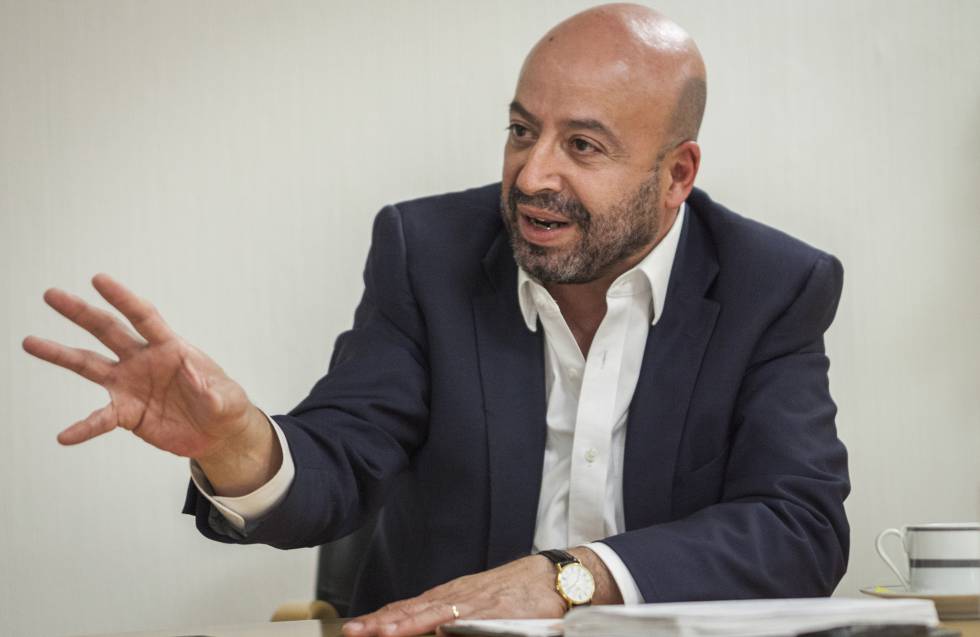 Se registra Renato Sales como precandidato por Morena a la presidencia municipal de Campeche