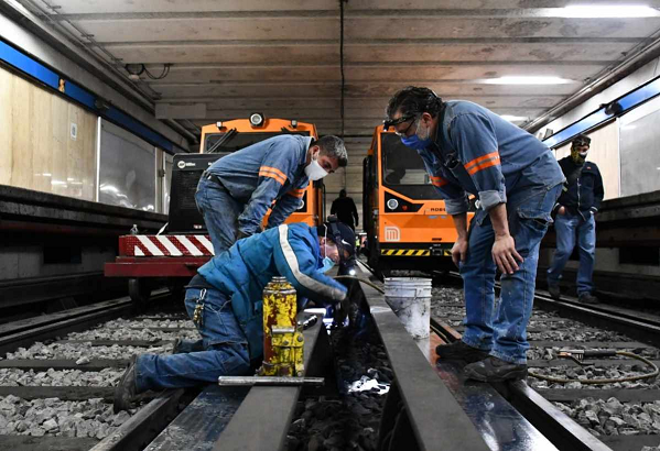 Revisan las vías de la línea 2 del STC Metro para reiniciar operaciones