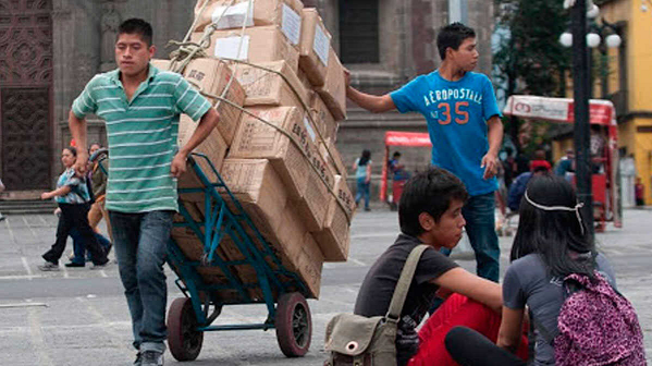 Pobreza laboral aumenta 40.7% en México durante 2020: Coneval