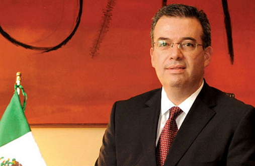 Díaz de León es nombrado el gobernador del año por la Central Banking