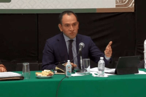 Hacienda corrige al SAT sobre quien hace la política fiscal