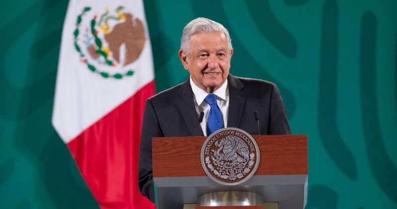 La decisión de retirar las candidaturas de Morón y Macedonio, es un golpe de la democracia: AMLO