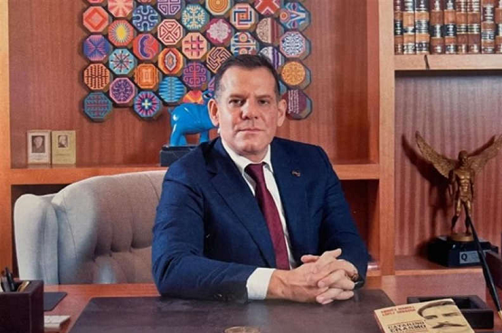 Abogado de Rosario Robles se postula como suplente de Sergio Mayer por Morena
