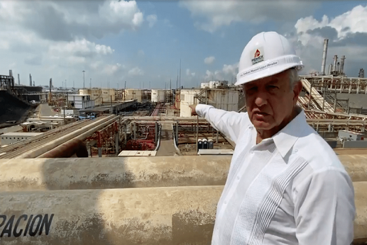 AMLO señala que la refinería de Minatitlán ya opera con normalidad
