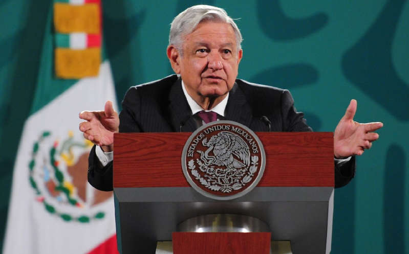 AMLO desea que se recupere pronto el ex presidente, Felipe Calderón