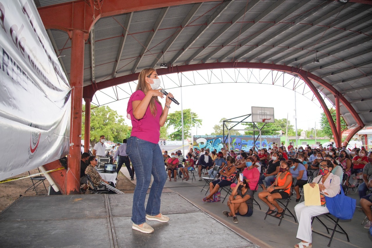 MARYBEL TOMA PROTESTA EN CANCÚN A COMITÉS PROAMLO EN Q. ROO