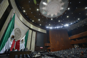 Diputados chapuilinean entre bancadas en San Lázaro