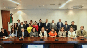 Senadores panistas firman alianza con la ultraderecha española