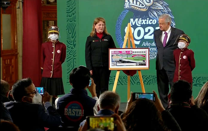 El sorteo magno de la Lotenal del 15 de septiembre sorteará desde de un depa hasta un palco en el Estadio Aztec a: AMLO