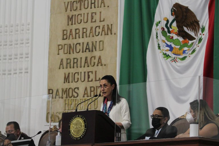La Barriada/Martín Aguilar/Mucho ruido y pocas nueces