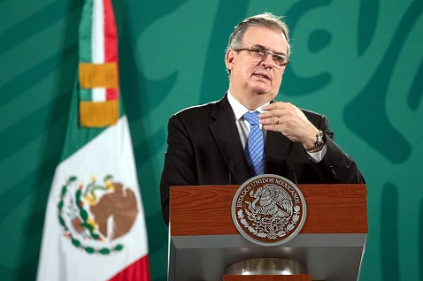 Hablaremos con funcionarios de EU por anuncio de vacunación obligatoria: Ebrard