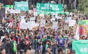 Colectivos feministas marcharán este martes hacia el Zócalo a favor del aborto
