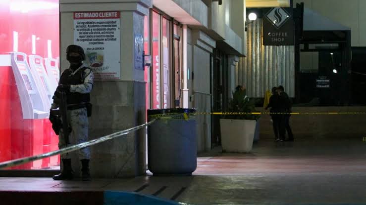 Asesinan a niña y un escolta en plaza comercial de Tijuana, B.C.