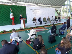 Que mejor Calderón cuide su prestigio: AMLO