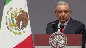 AMLO expresa su pesar a familiares por la muerte de Carmen Salinas