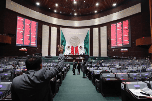 Diputados aprueban reformas para controlar reuniones con el Senado