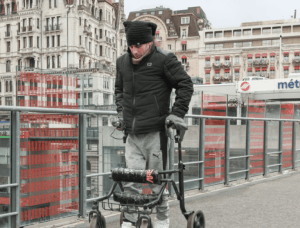 ¡Insólito! Luego de cirugía con electrodos 3 personas parapléjicas vuelven a caminar