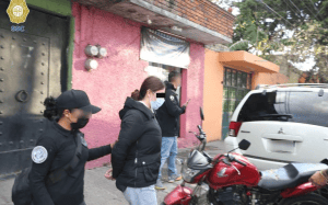 Aseguran narcóticos en un domicilio de Azcapotzalco y arrestan a una mujer