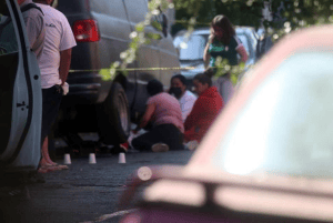 Ejecutan a sujeto frente a una pollería