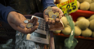 Bajan ingresos de personas que laboran en 0.4 puntos porcentuales a nivel nacional: Coneval