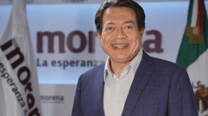 Nuevamente Mario Delgado es abucheado en Durango