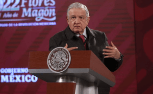 Loret es un periodista corrupto: AMLO
