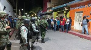 Militares y Policías Ministeriales están retenidos por habitantes de Quechultenango, Guerrero