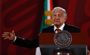Calderón es un cinicazo por opinar sobre la matanza en Michoacán: AMLO