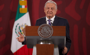 Descarta AMLO poner límite de precios a la gasolina, como al gas
