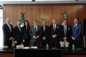 Monreal hará que jóvenes empresarios inviertan en México