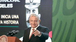 INE le ordena a AMLO desaparecer la mañanera del AIFA