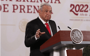 Yo no doy línea y que la FGR actúe con autonomía e investigue a Julio Scherer: AMLO