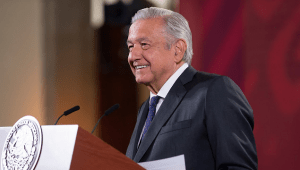 Fue Ramírez de la O quien me informó sobre alza de interés de Banxico: AMLO
