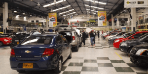 El impuesto por la venta de autos, sigue vigente: SAT