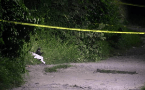 Localizan un cadáver en un camino de terracería en Texcoco