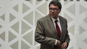 Mala idea descalificar a contrincantes por ganar candidatura: Monreal