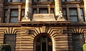 Empresas ya no solicitan créditos por temor a endeudarse: Banxico